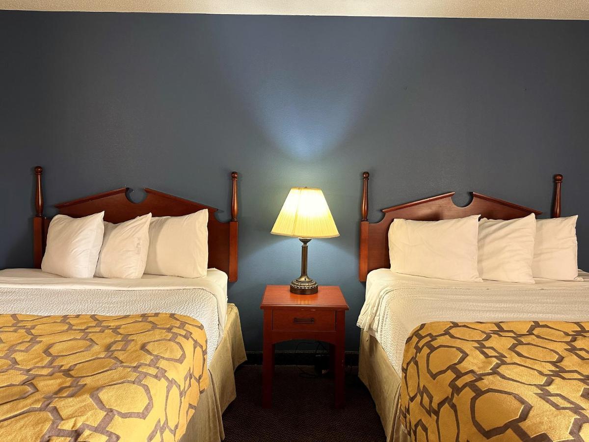 Baymont By Wyndham Corydon Hotel Exterior photo