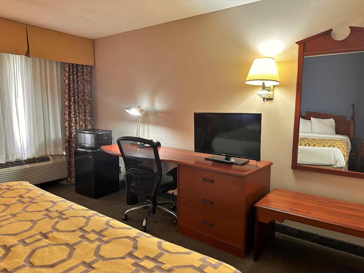 Baymont By Wyndham Corydon Hotel Exterior photo