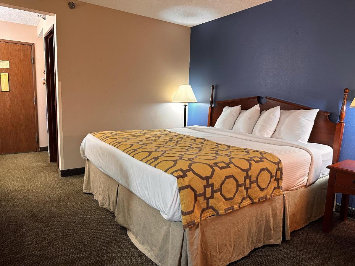Baymont By Wyndham Corydon Hotel Exterior photo